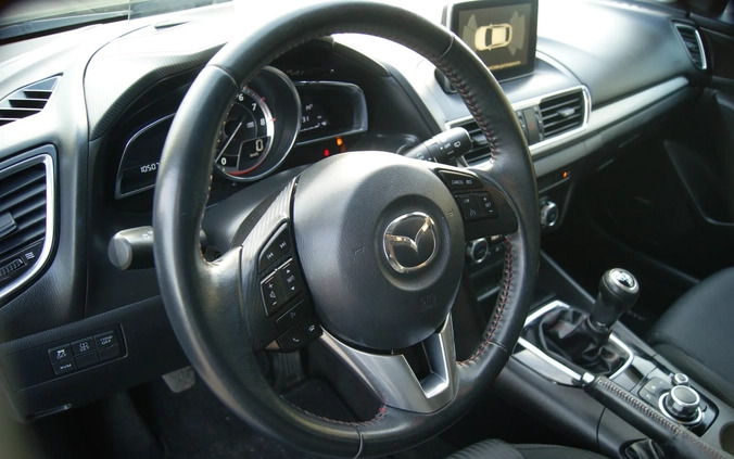 Mazda 3 cena 51900 przebieg: 105000, rok produkcji 2017 z Szczecin małe 781